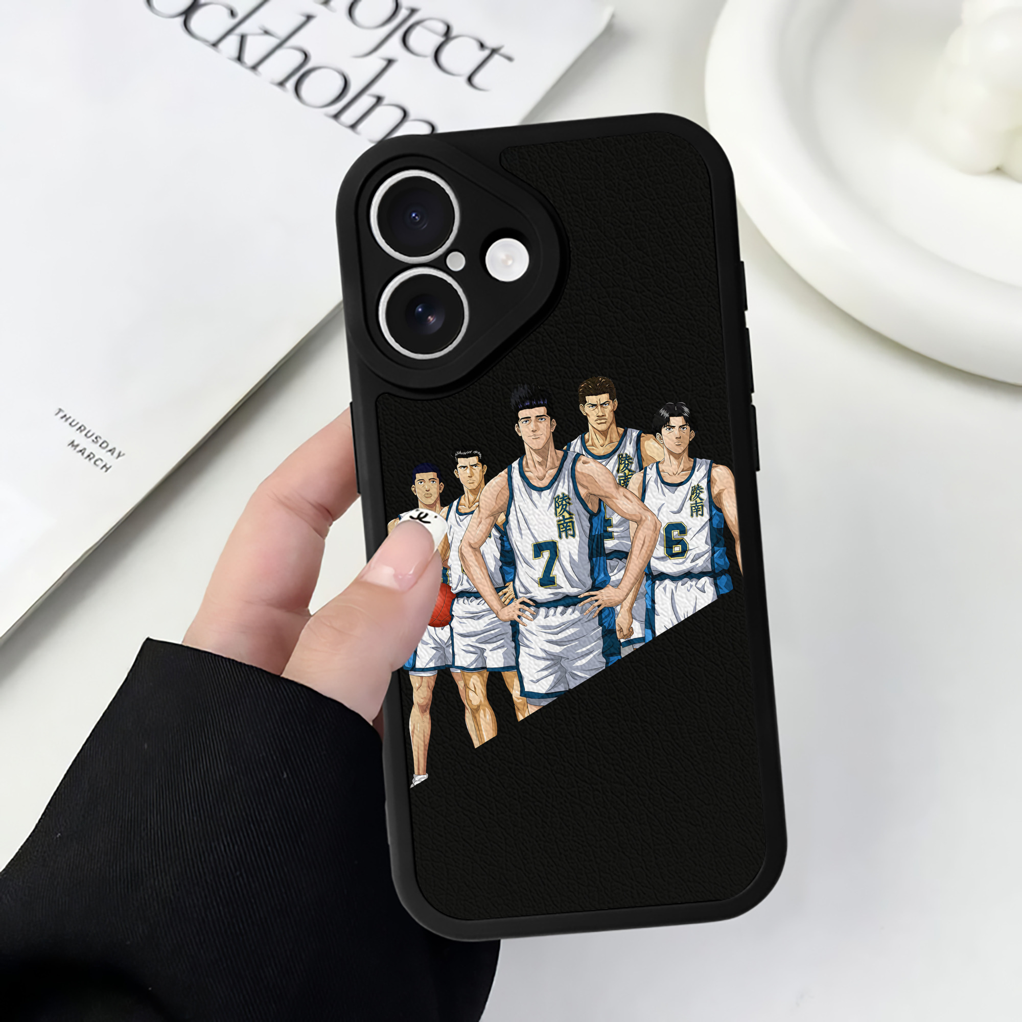 （画像用） SLAM DUNK／スラムダンク 【iPhone 16シリーズ対応】シリコンスマホケース（レザー調） 材質：シリコン